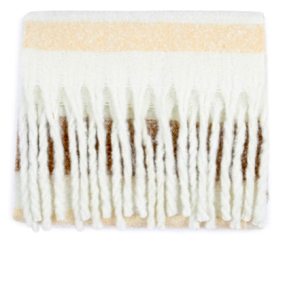 🧨2/$15💰Soft Taupe Scarf - Picture 7 of 7